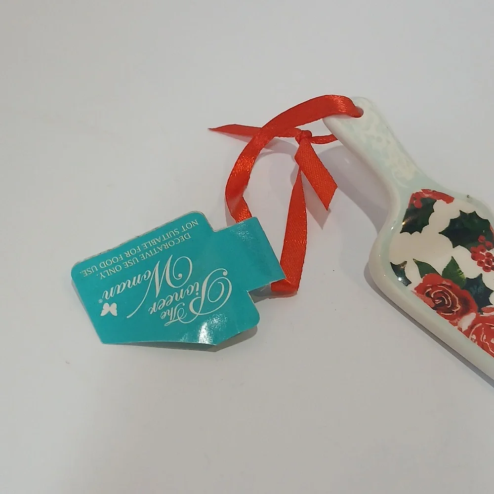 The Pioneer Woman Ceramic Christmas Ornament- Pie Spatula - Picture 2 of 7